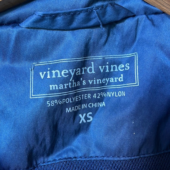 Vineyard Vines navy nylon blend vest w/ front pockets and drawstring hem. Sz xs - Picture 2 of 12